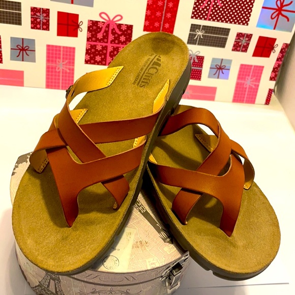 NWOT Cliffs by White Mountain Women Sandals: 8M - Picture 1 of 11
